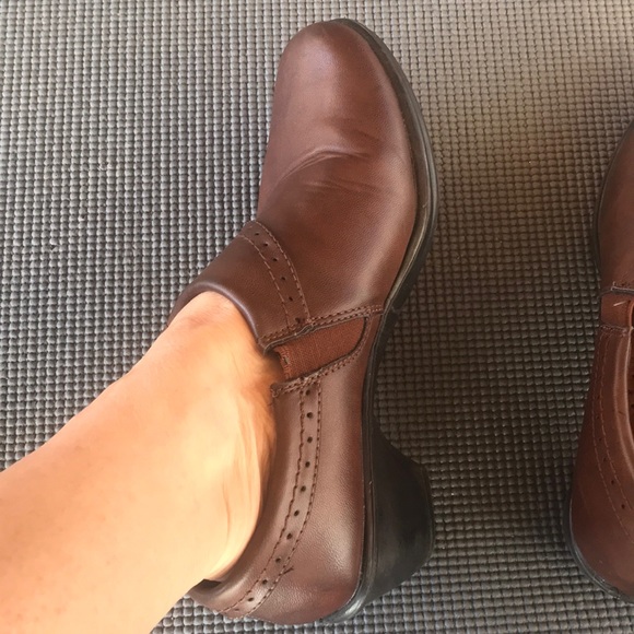 Used 8 1/2 slip on ankle loafers brown - Picture 5 of 5